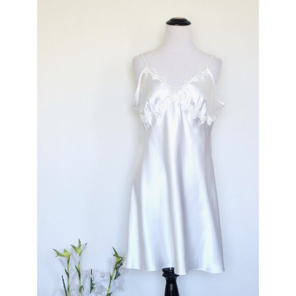Vintage Linea Donatella Satin Lingerie with Beaded Sequin Lace Detail White SZ L - Picture 1 of 6
